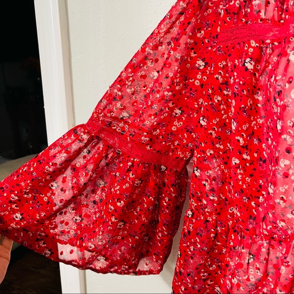 Lucky Brand  Floral Blouse 100% Polyester - Picture 3 of 6